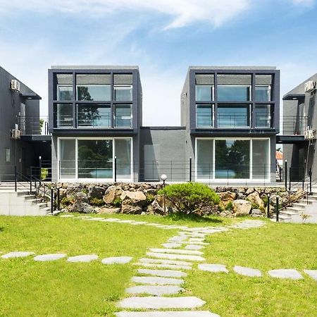 Donnaeko Pension Seogwipo Ngoại thất bức ảnh