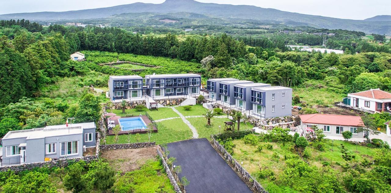 Donnaeko Pension Seogwipo Ngoại thất bức ảnh