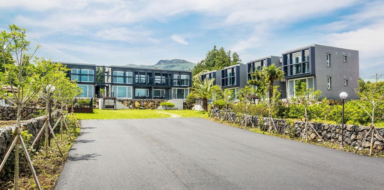 Donnaeko Pension Seogwipo Ngoại thất bức ảnh