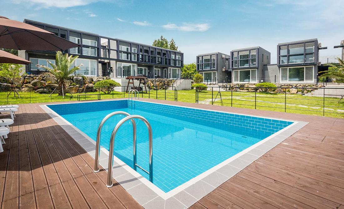 Donnaeko Pension Seogwipo Ngoại thất bức ảnh