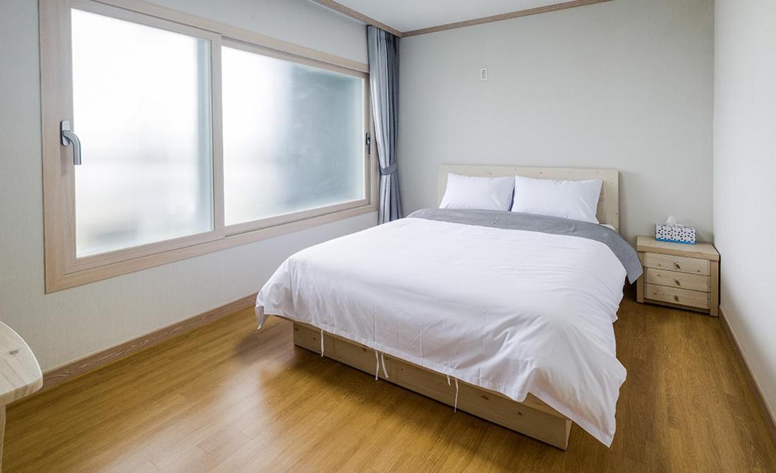 Donnaeko Pension Seogwipo Ngoại thất bức ảnh