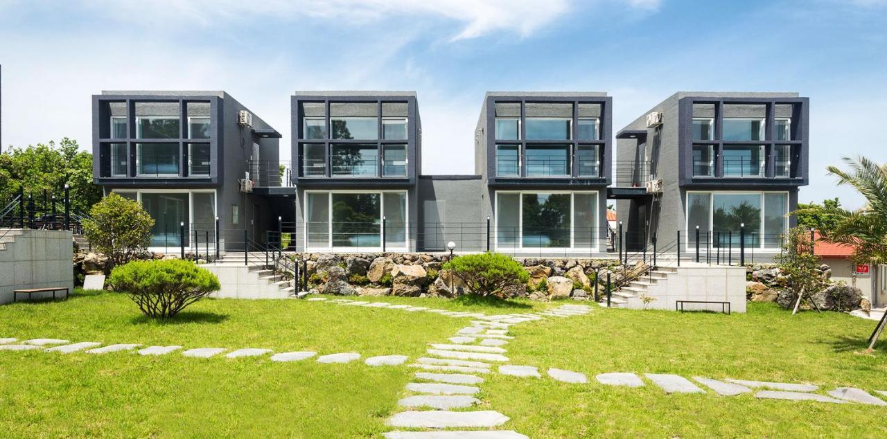 Donnaeko Pension Seogwipo Ngoại thất bức ảnh
